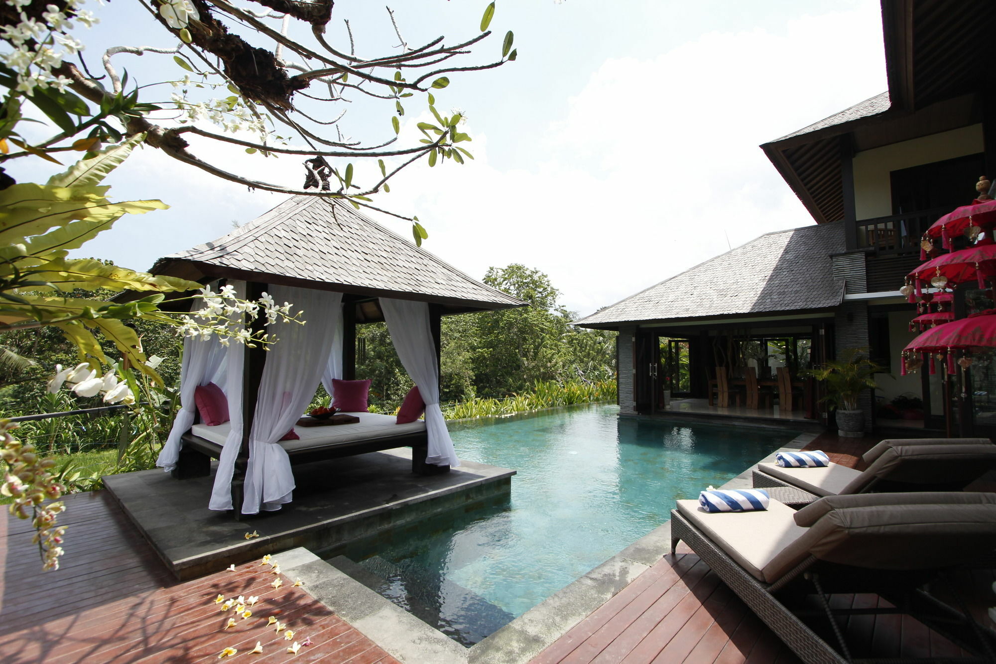 The Bale Tokek Villa Kuta  Luaran gambar